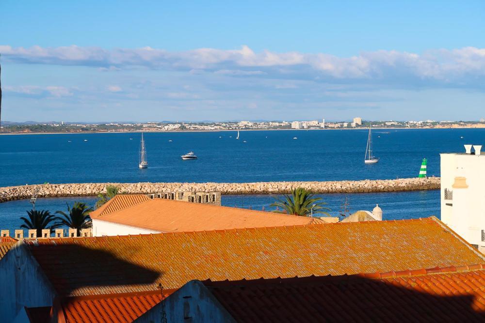 In The Old Town Close To The Beach Lagos Exterior photo
